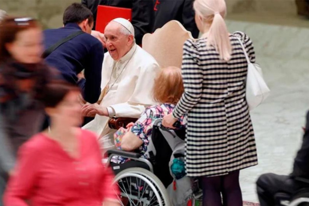 Preocupación por la salud del Papa Francisco: “Mi pierna no está bien”