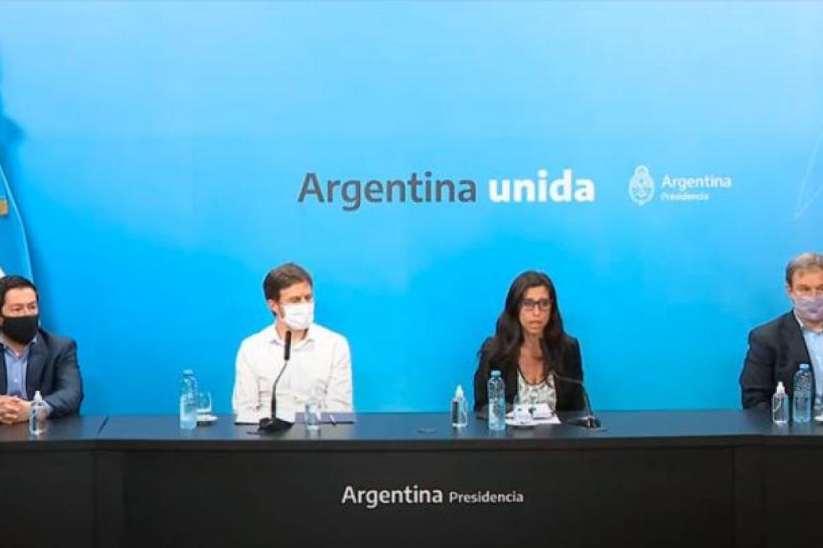 Anunciaron la implementación de la Ley de Góndolas y de precios de Canasta Navideña