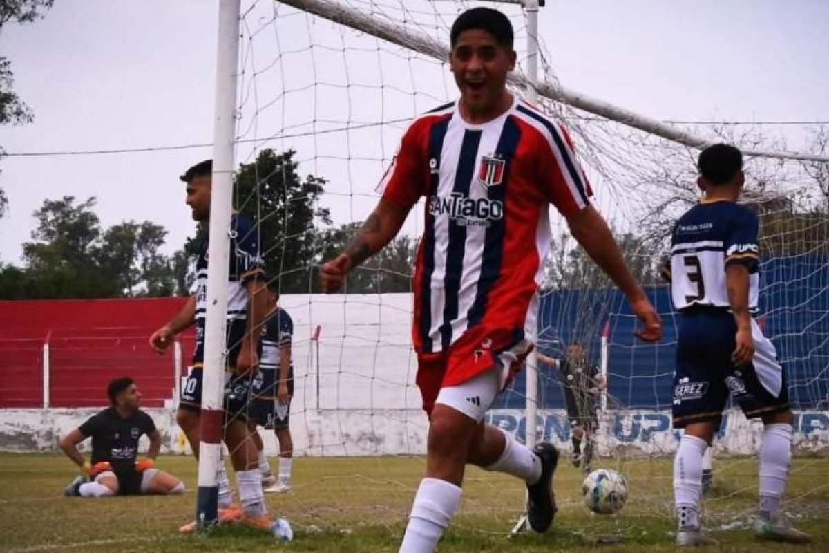 Unión Santiago y Central Córdoba Logran Victorias en la Liga Local