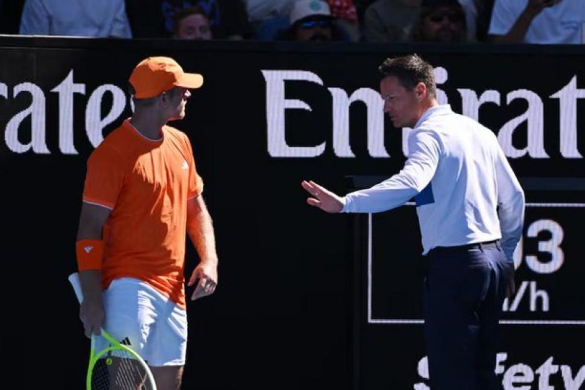 Incidente entre Alejandro Davidovich y espectadores en el Australian Open 2026
