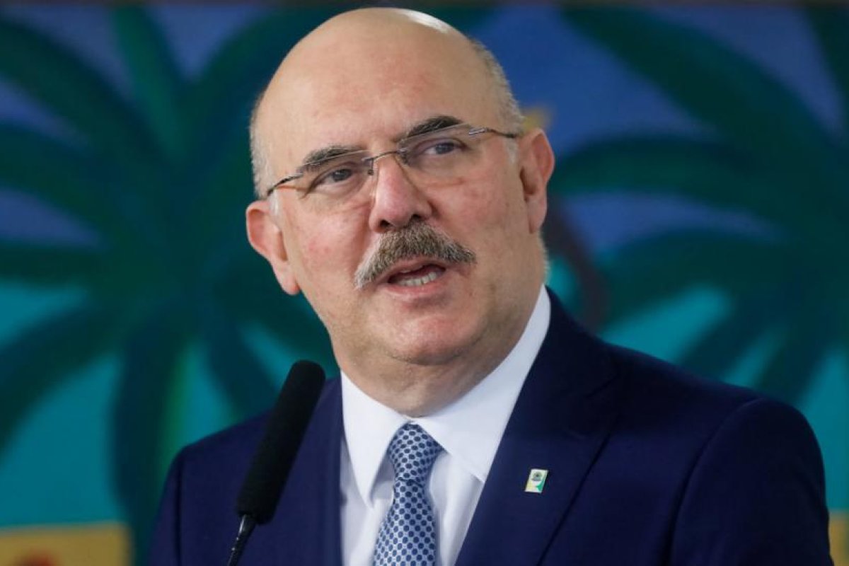 Un disparo accidental del exministro brasileño de Educación en el aeropuerto de Brasilia deja a una mujer herida leve (y varias preguntas)