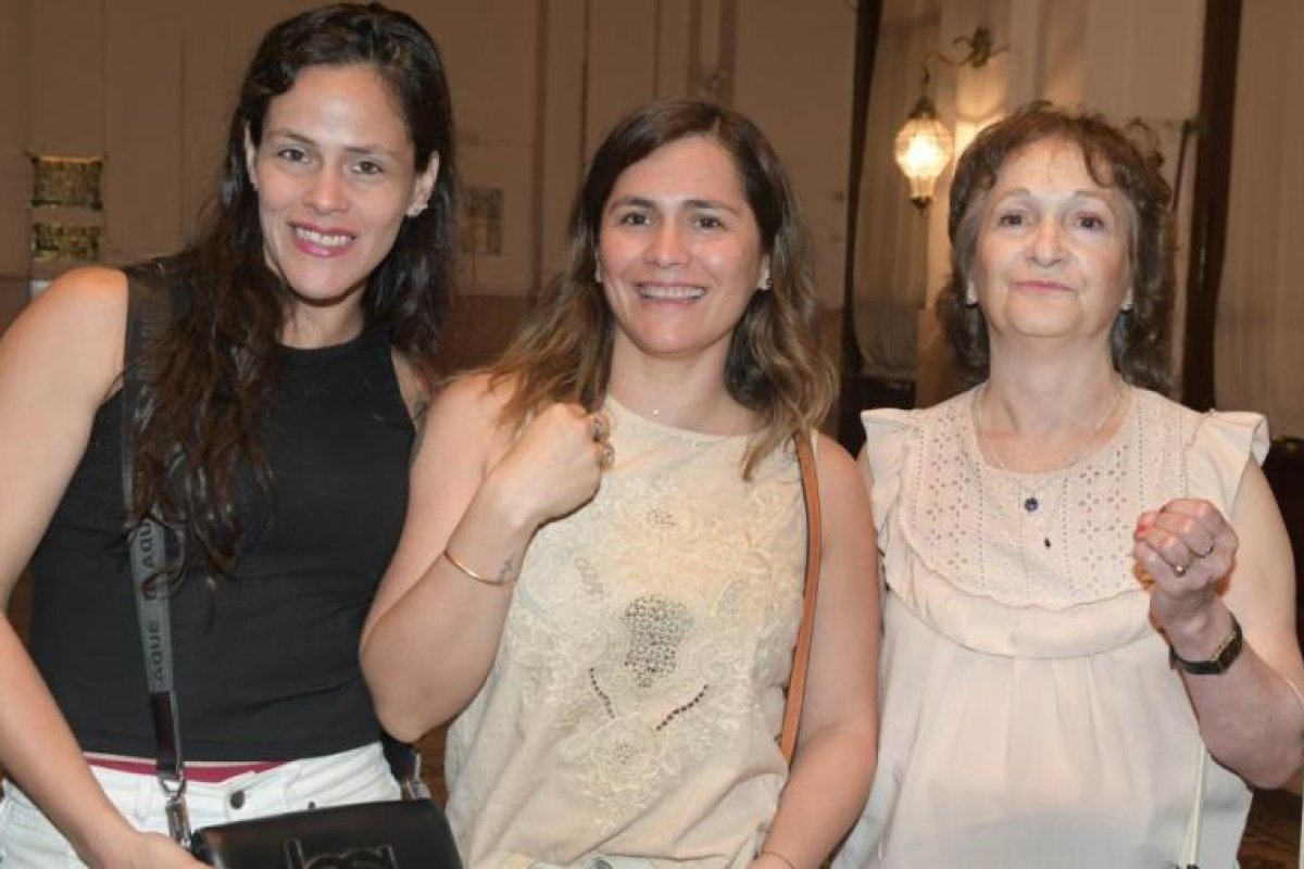 PATRICIA SOSA TRAJO SU MÚSICA A SANTIAGO