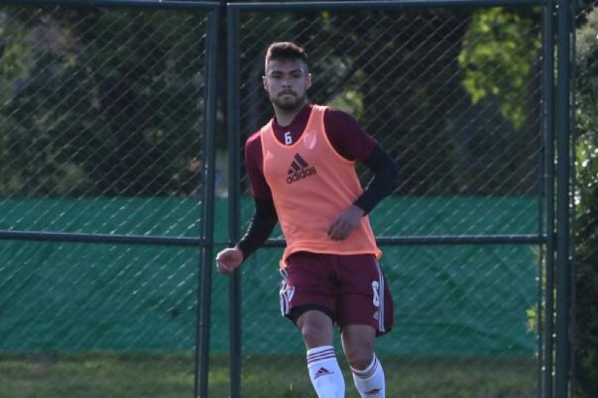 Paulo Díaz se perfila como el reemplazante de Martínez Quarta
