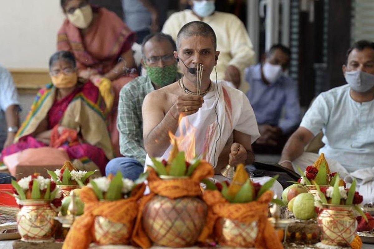 El coronavirus agrava aún más la situación sanitaria en India, que aprueba la Sputnik V