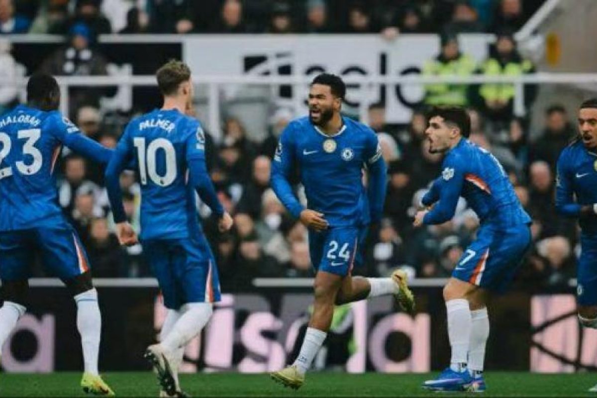 Reece James Anota un Gol Espectacular de Tiro Libre en Newcastle vs Chelsea