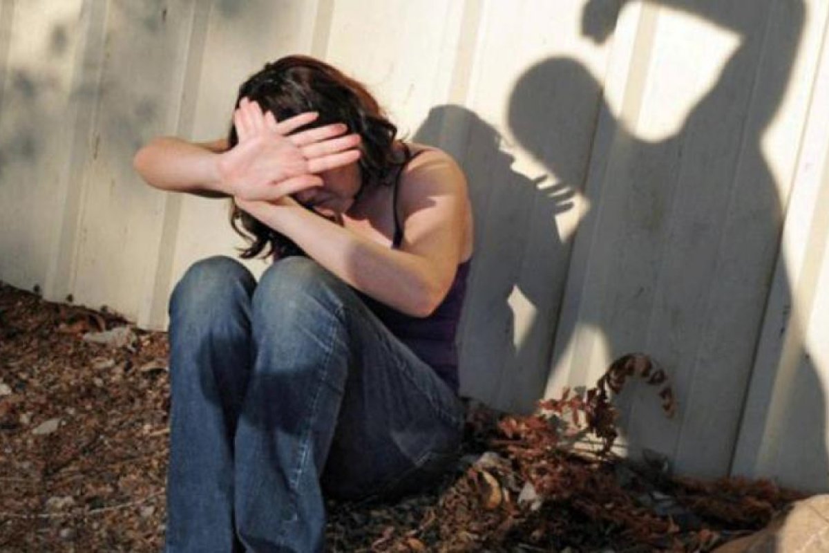 Barrio 25 de Mayo: Agrede a su pareja porque no quiere que salga con sus amigas a festejar su día