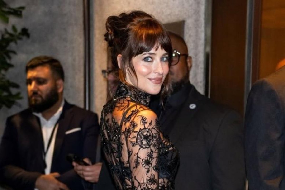 Dakota Johnson y el músico Role Model: Rumores de romance resurgentes