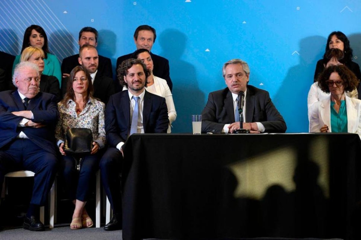 El método de liderazgo de Alberto Fernández despertó malestar entre sus colaboradores