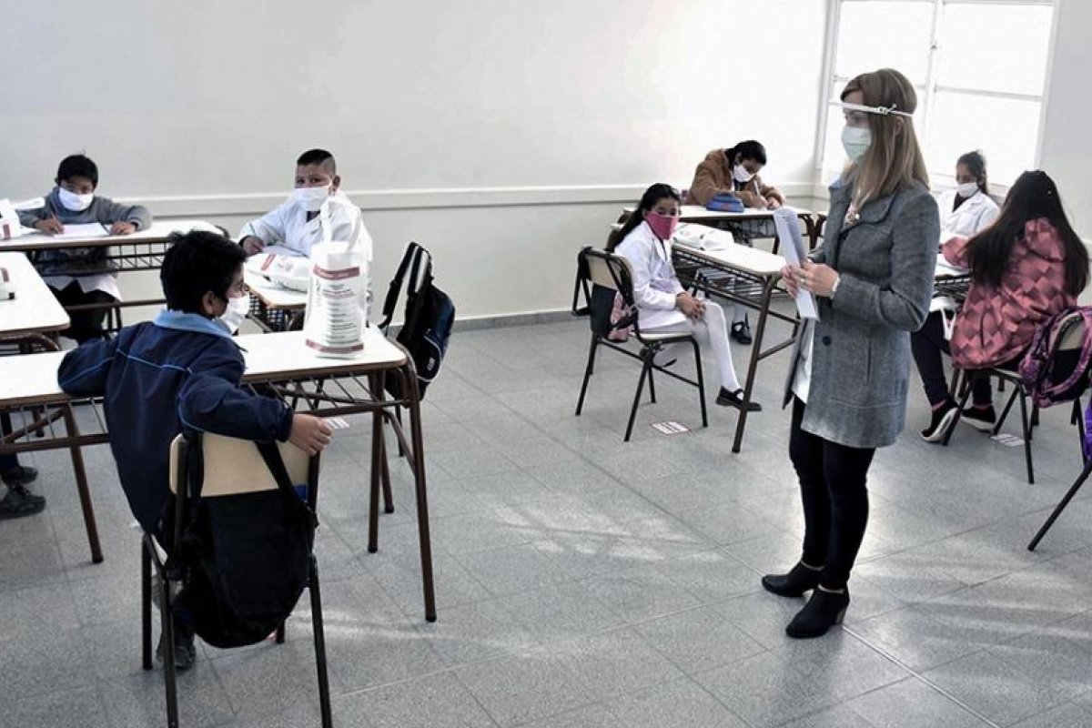 El Gobierno porteño discutirá con los gremios docentes las condiciones para el regreso a las aulas
