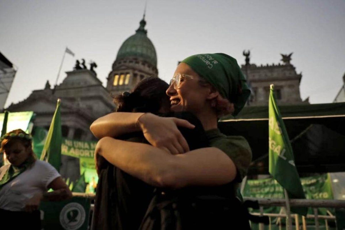 Aborto: el Senado sancionó la legalización de la interrupción voluntaria del embarazo por una amplia diferencia