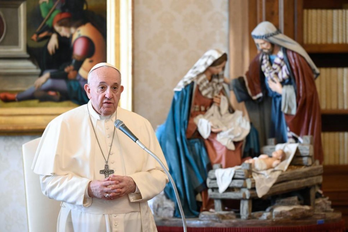 Papa Francisco: "En lugar de quejarnos de las restricciones, hagamos algo por los que tienen menos"
