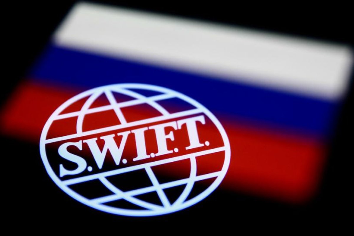 La expulsión de bancos rusos del SWIFT dispara las acciones del análogo chino del sistema de pagos interbancarios
