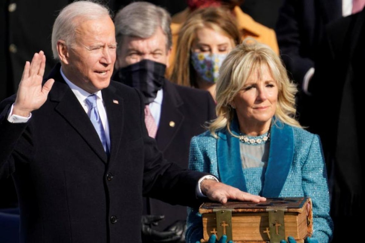 Traspaso en EE.UU. La jura de Biden: la Biblia familiar, con una historia de 128 años