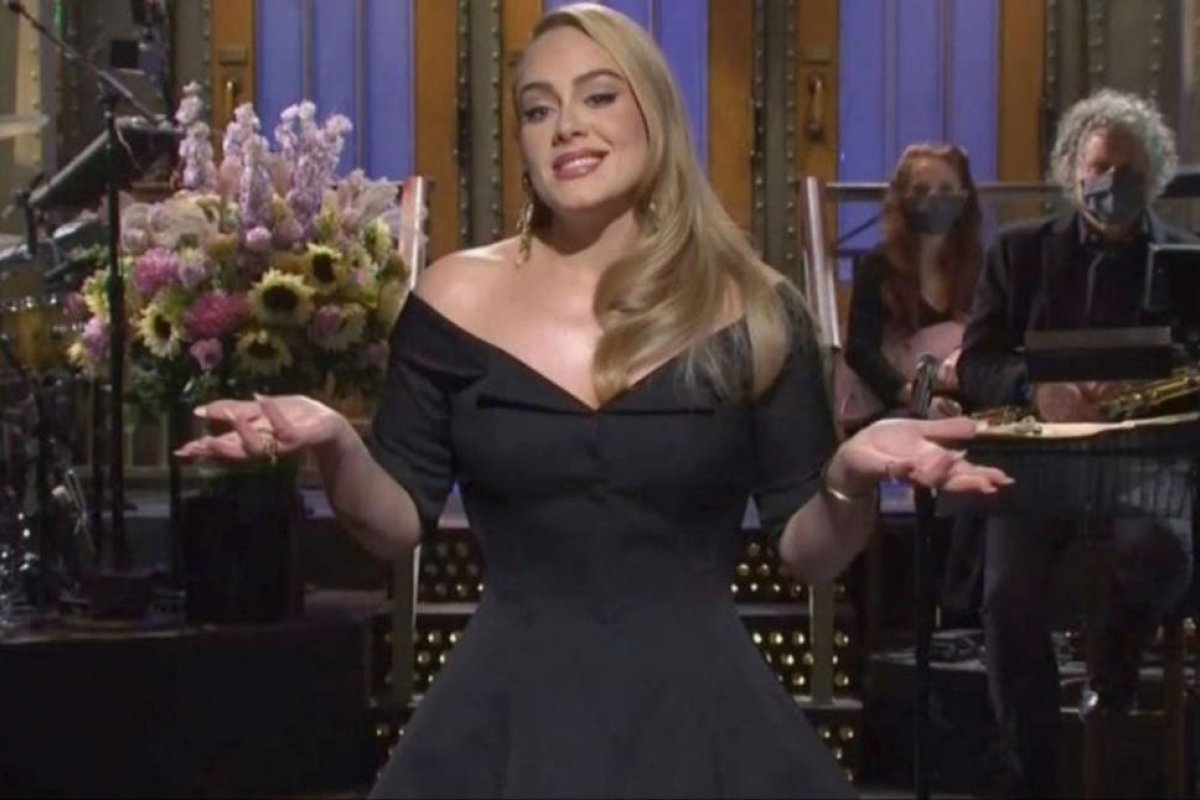 Adele reapareció en Saturday Night Live, cantó sus clásicos y habló de su cambio de look