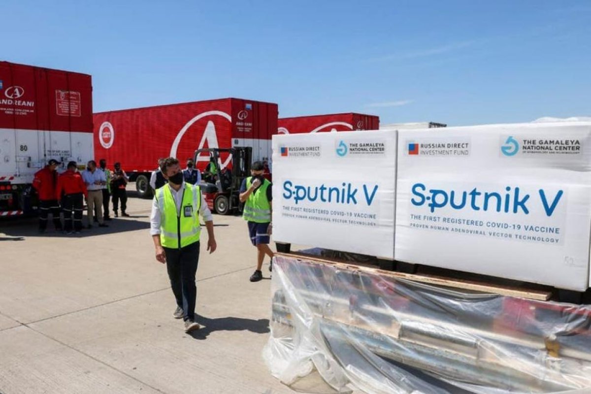 Coronavirus: Aerolíneas Argentinas confirmó que el jueves saldrá el vuelo para traer más dosis de la Sputnik V