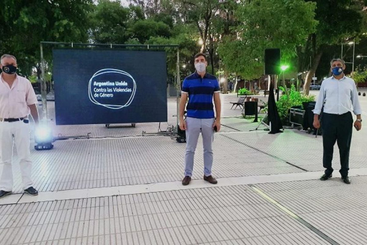 La ciudad se adhirió a las actividades por el Día de la No Violencia Contra la Mujer