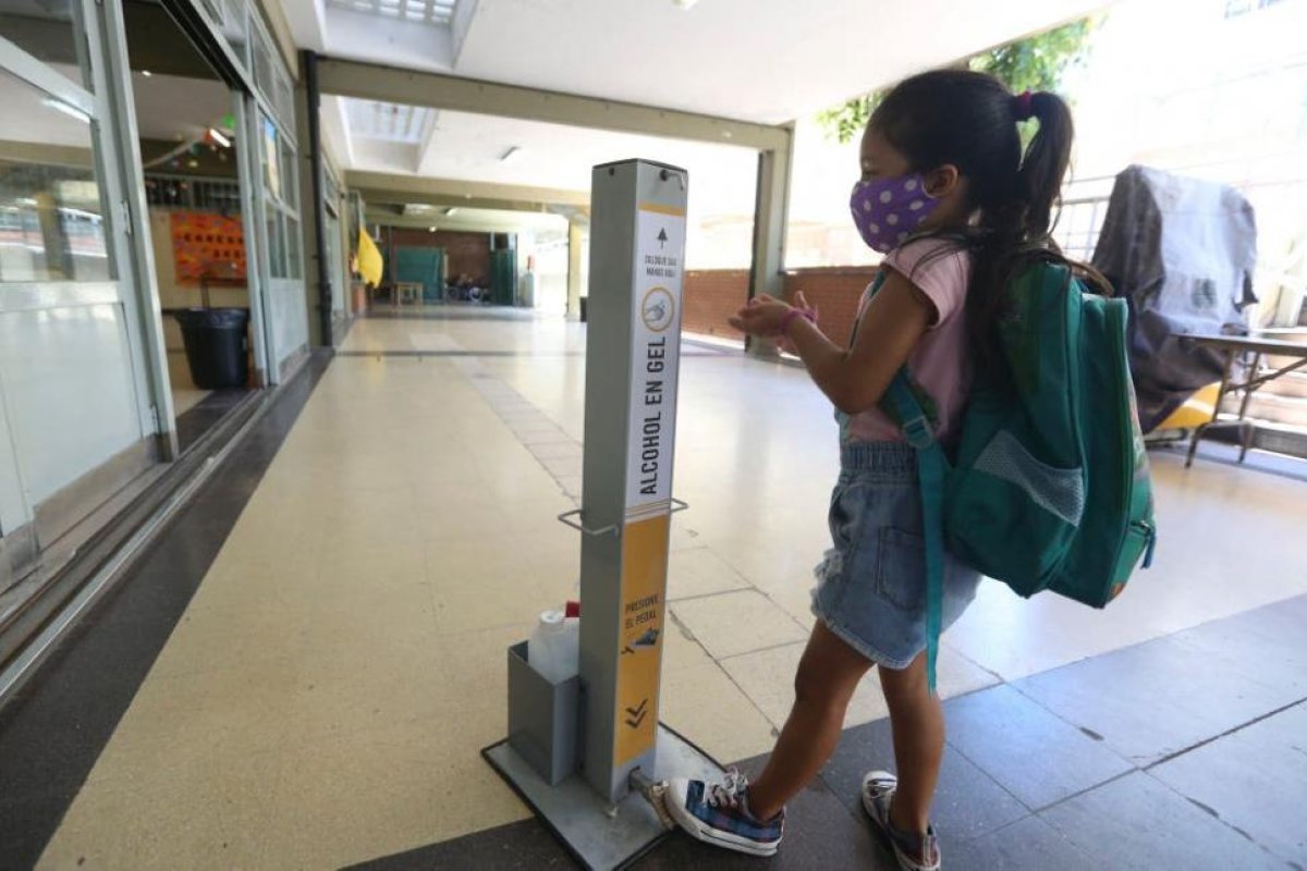 El Gobierno extendió el distanciamiento social hasta el 28 de febrero: qué pasará con las clases presenciales