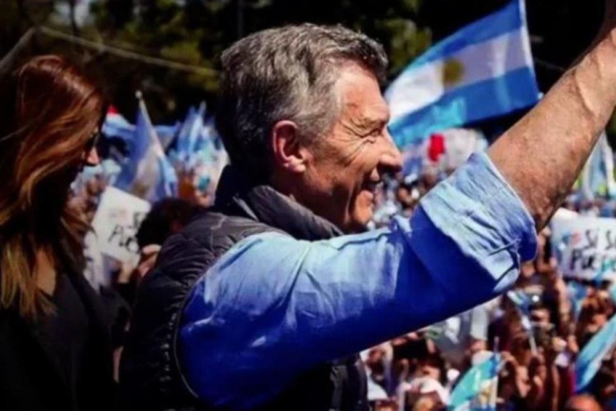 Mauricio Macri saludó a un tuitero militante que se va del país: "¡Gracias por todo el apoyo Apu!"