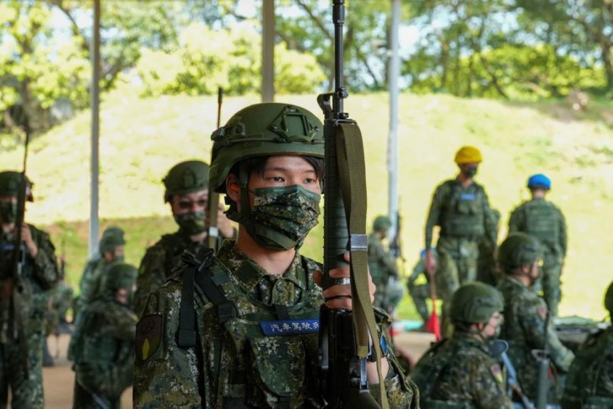 Taiwán realiza ejercicios militares frente a la costa china después de elevar el nivel de alerta tras la crisis en Ucrania