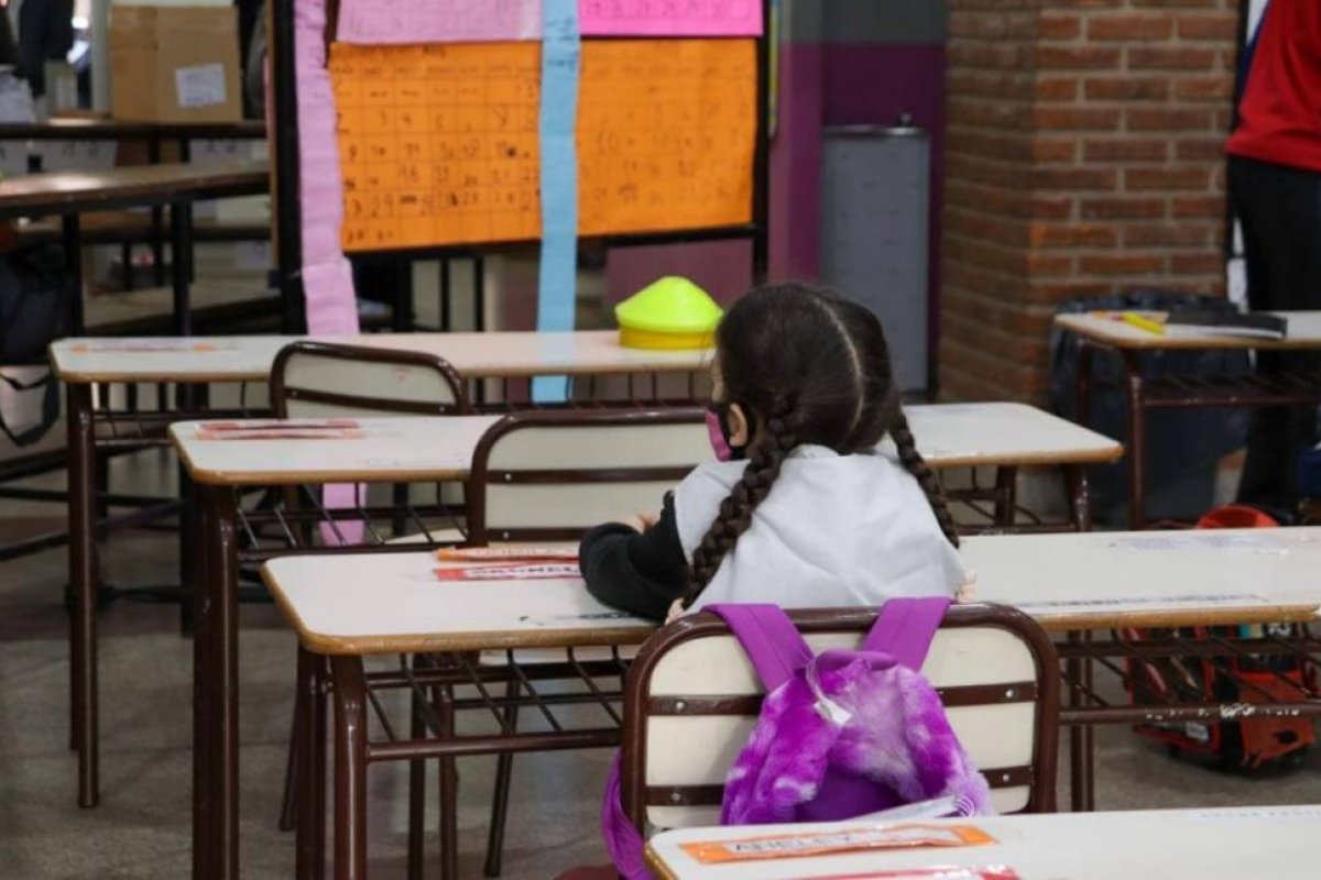 Trotta y Kicillof analizaron la vuelta a clases presenciales con protocolos