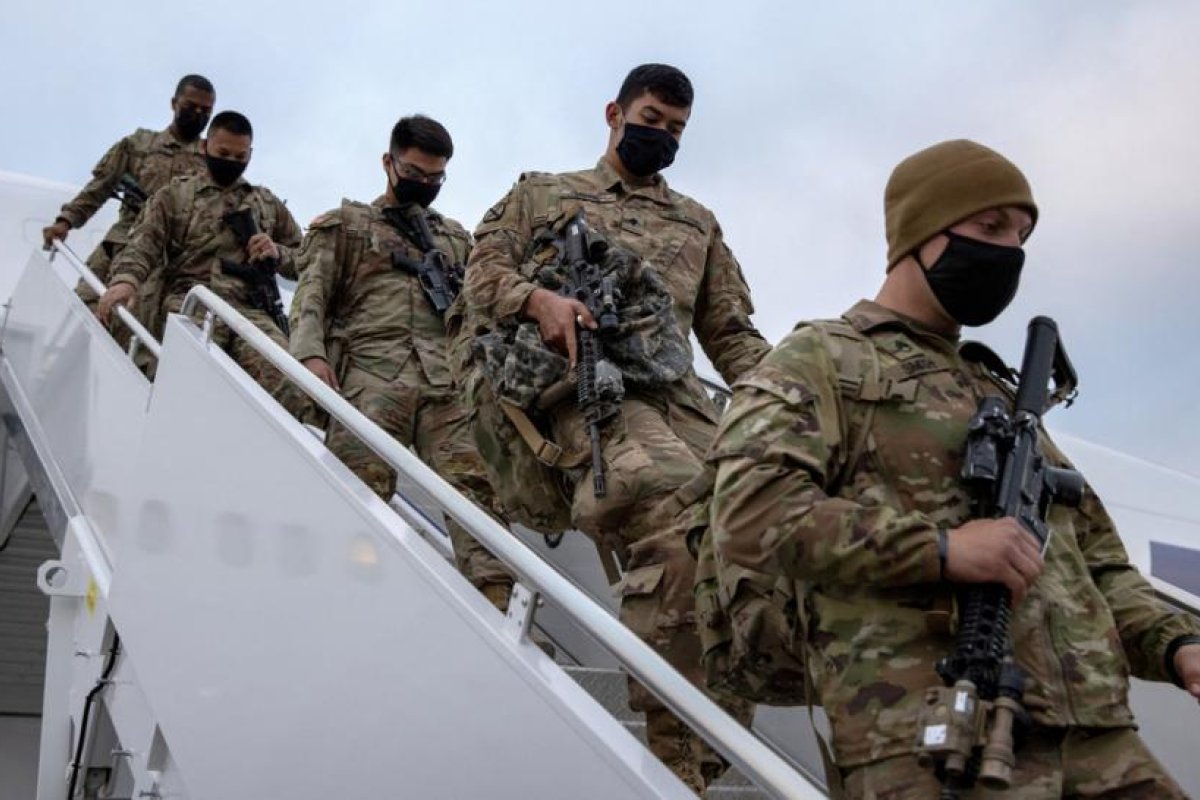 EE.UU. y la OTAN comienzan la retirada de sus tropas de varias bases en Afganistán