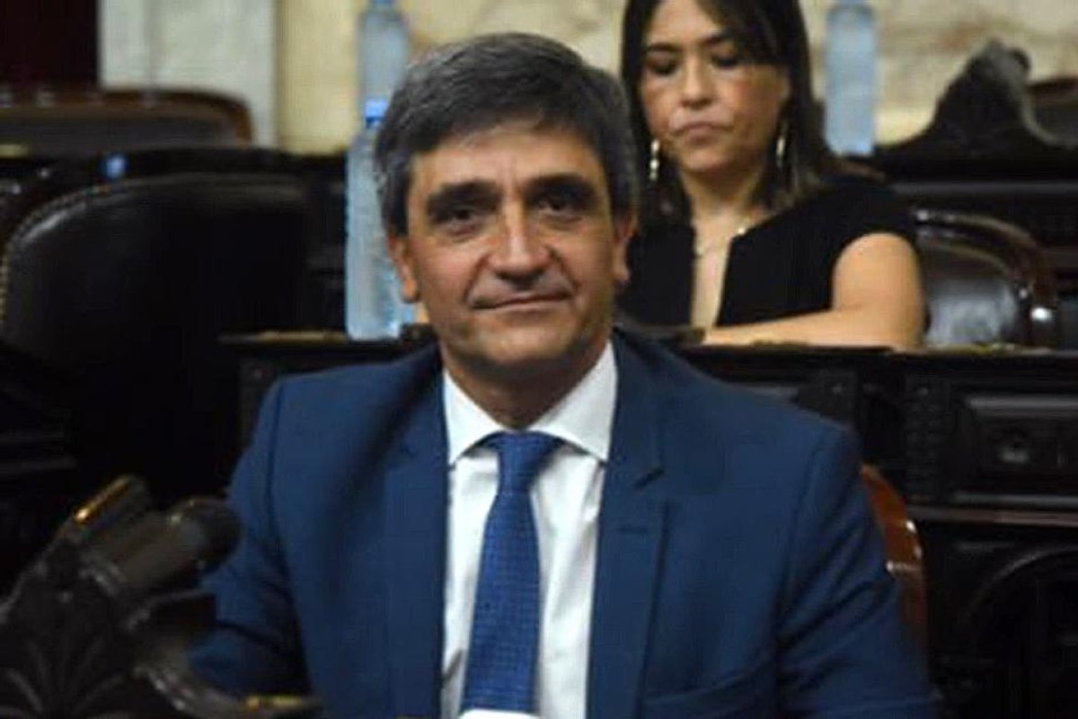 Coronavirus: el kirchnerismo cruzó a Pfizer, defendió la vacuna rusa y avaló a Ginés González García