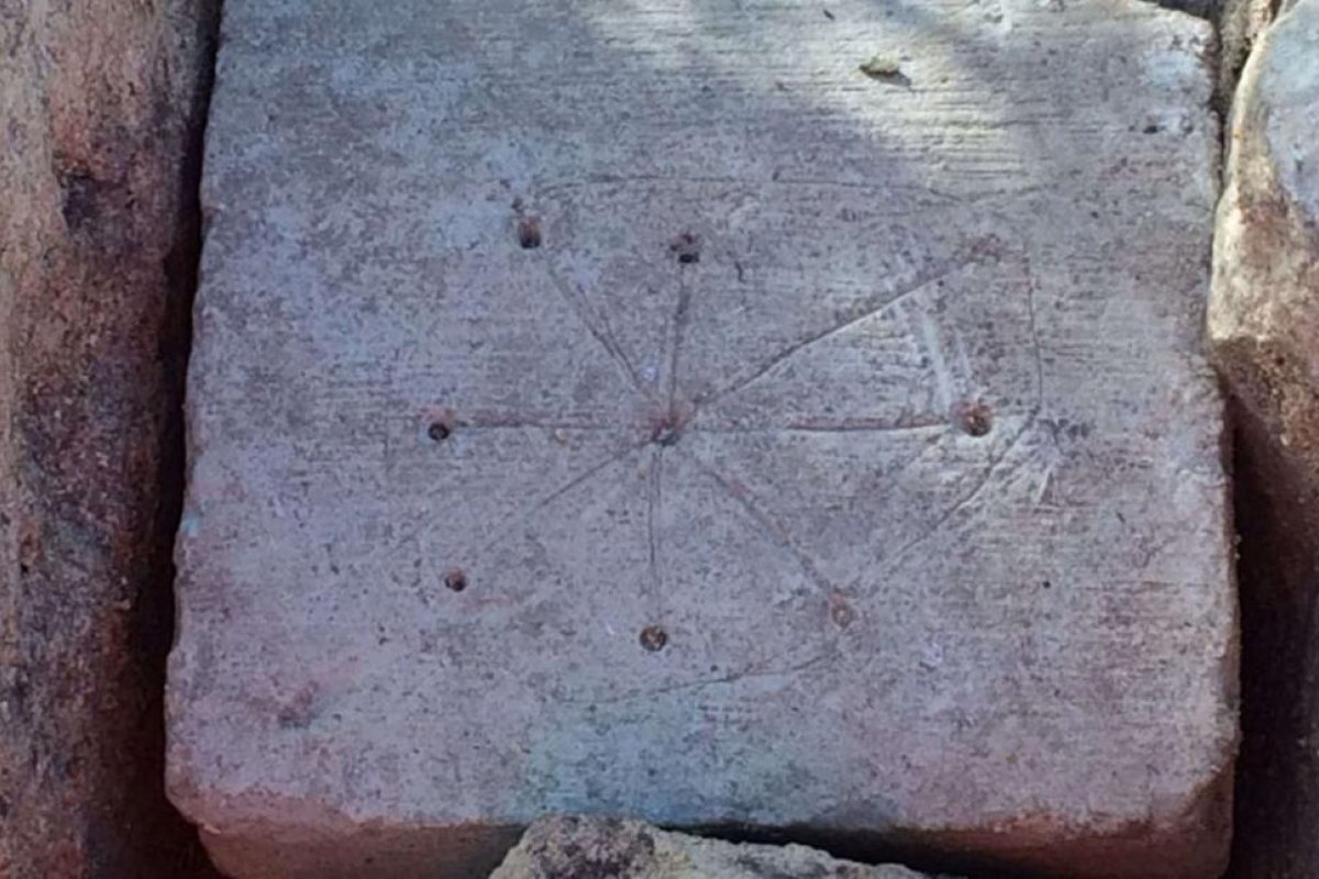 Hallazgo: descubren en una iglesia un "grafiti medieval" para espantar espíritus malignos