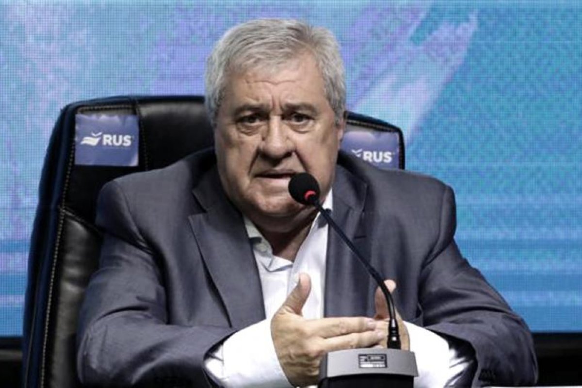 Ameal, entre Riquelme, el Consejo de Fútbol y el futuro del equipo