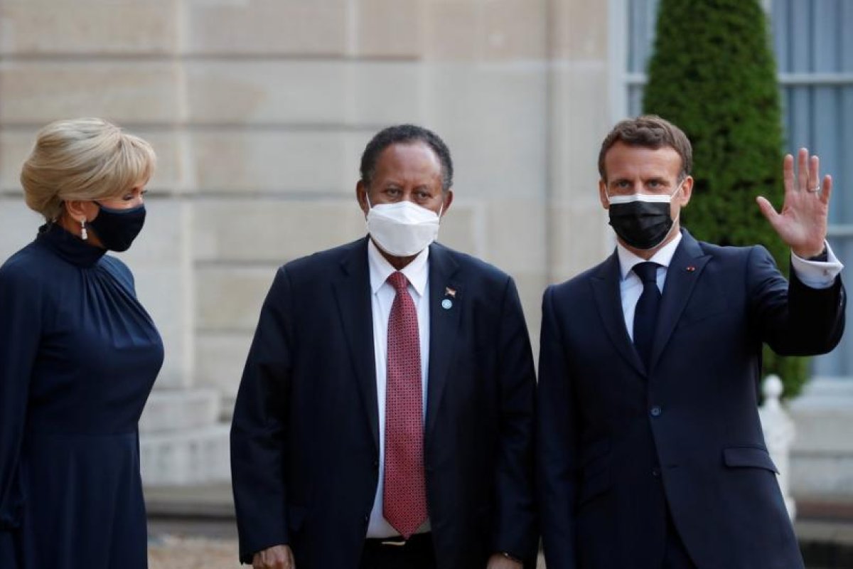 Macron anuncia un acuerdo para liquidar los atrasos de Sudán con el FMI