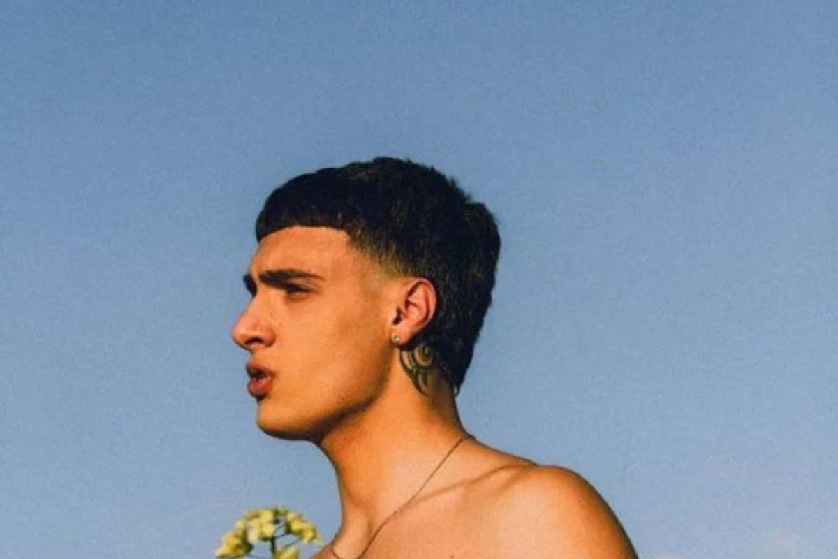 Tobika presenta "Chika Hippie", un single que fusiona amor y folklore urbano