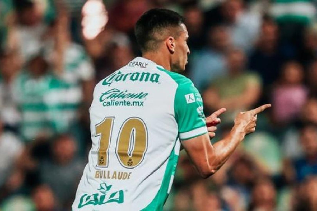 Ezequiel Bullaude: De Boca Juniors a Estrella en el Fútbol Mexicano