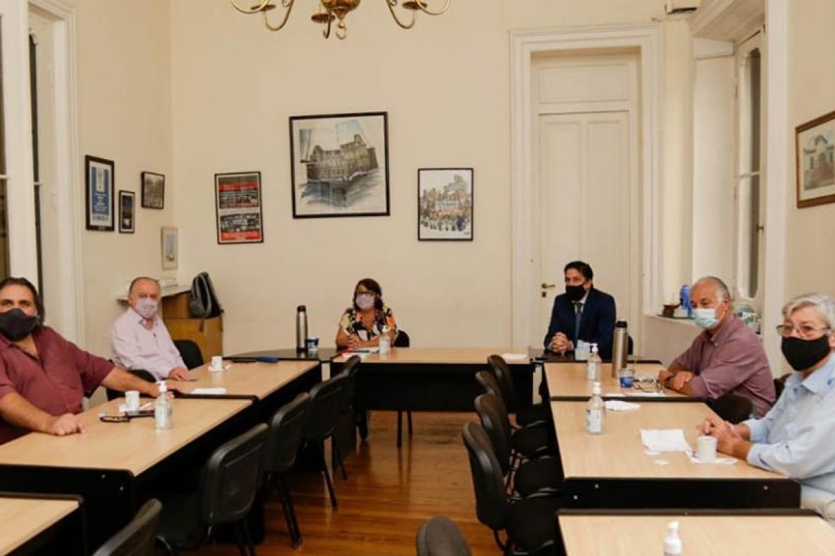 Inicio de clases: el ministro de Educación se reunió con la conducción de Ctera