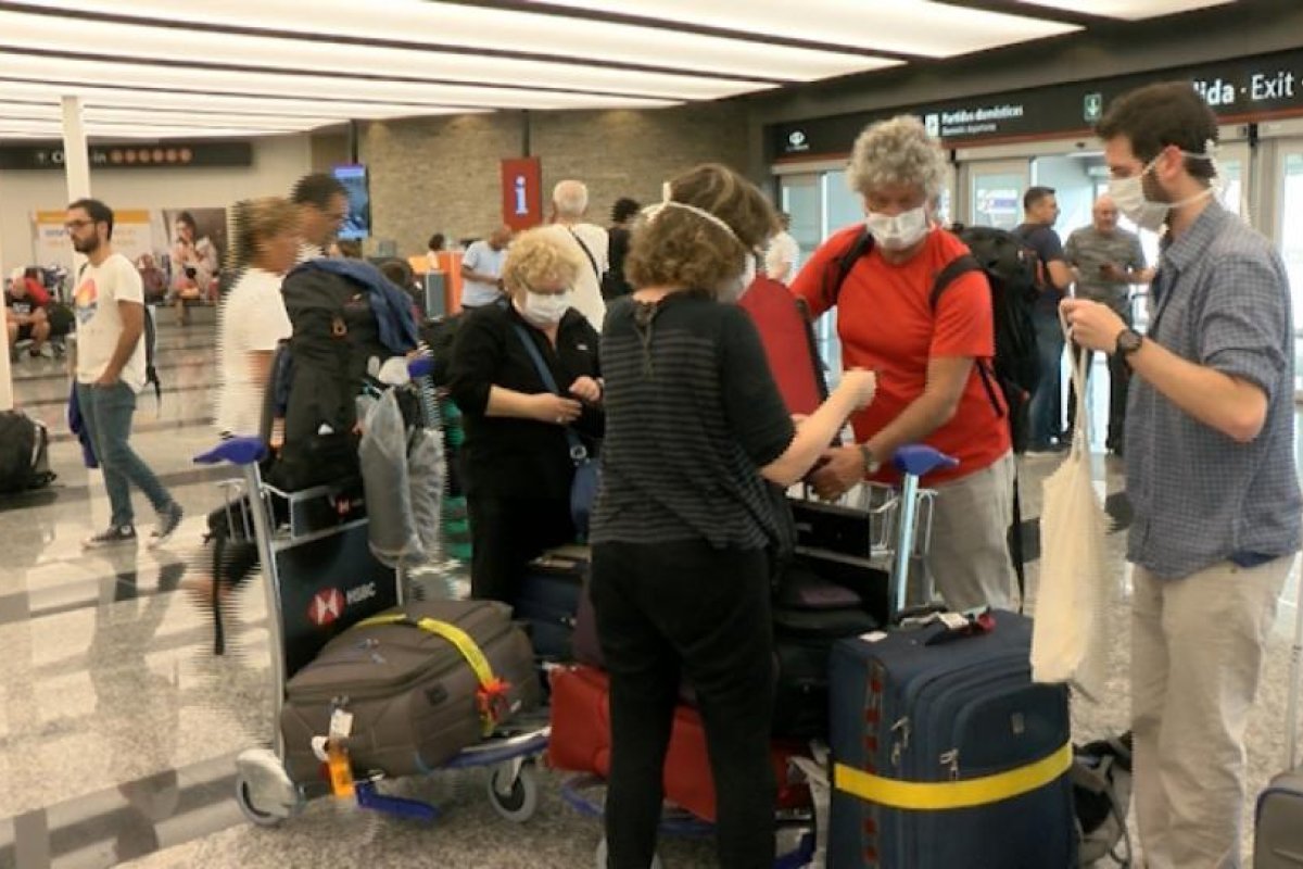 Segunda ola: cierre de fronteras, vuelos suspendidos y medidas sanitarias para viajeros