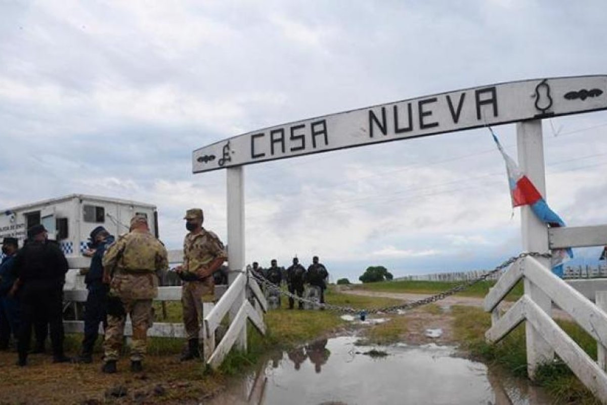 La Justicia dispuso el desalojo del campo de la familia Etchevehere y la policía detuvo a Dolores