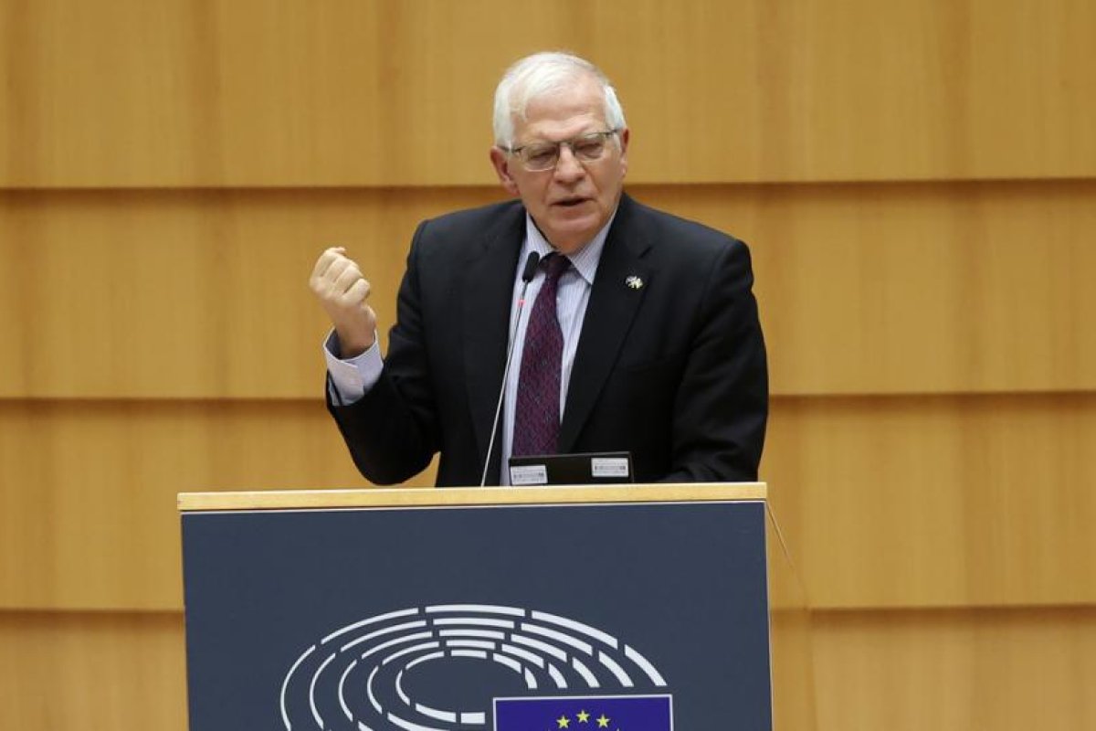 El jefe de la diplomacia europea admite "errores" en las relaciones con Rusia y tacha como tal la promesa a Ucrania sobre su admisión en la OTAN