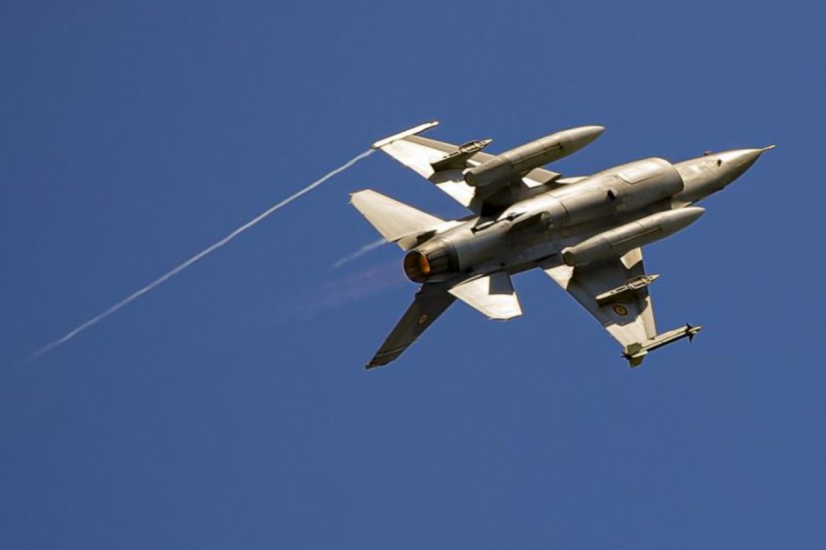 La OTAN refuerza su presencia militar en Europa del Este con más buques y aviones debido a la situación en torno a Ucrania