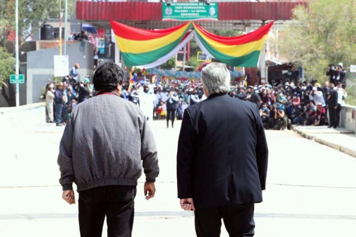 Dirigentes sociales y políticos calificaron como "histórica" la despedida de Fernández a Evo Morales