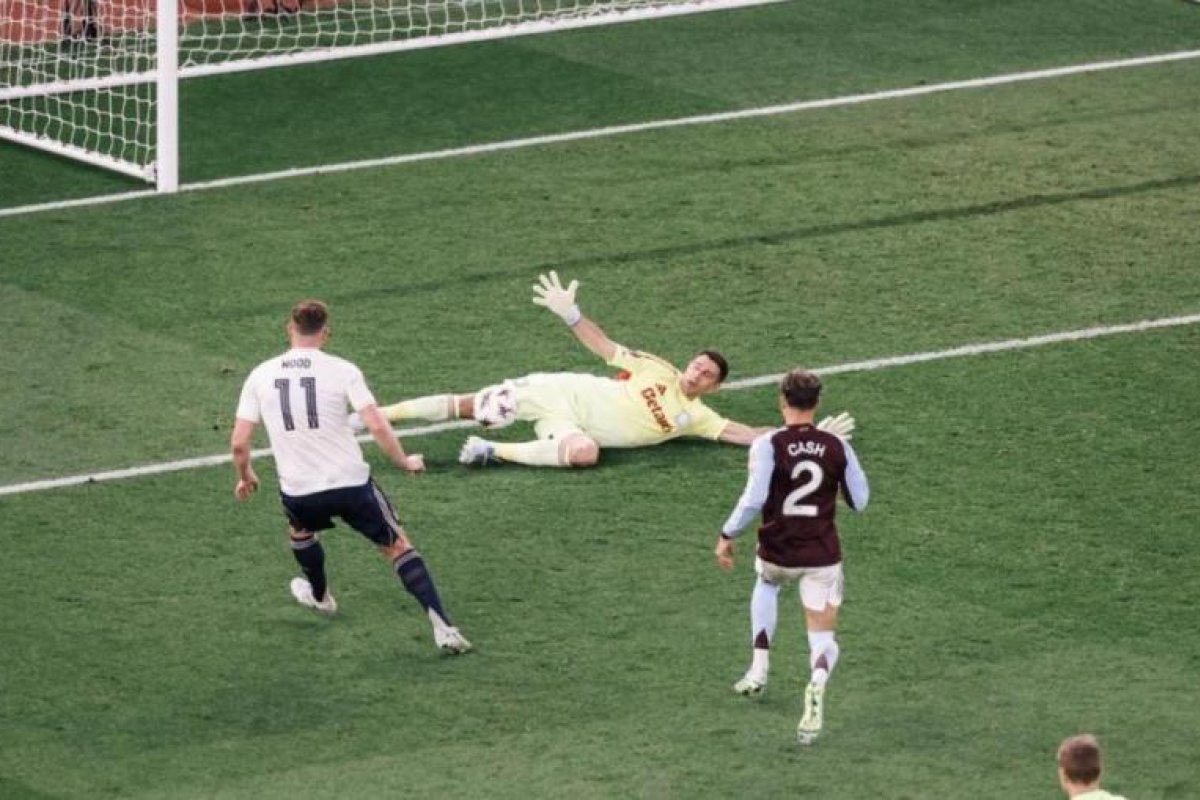Aston Villa Avanza a la Final tras Golear 4-0 a Nottingham Forest