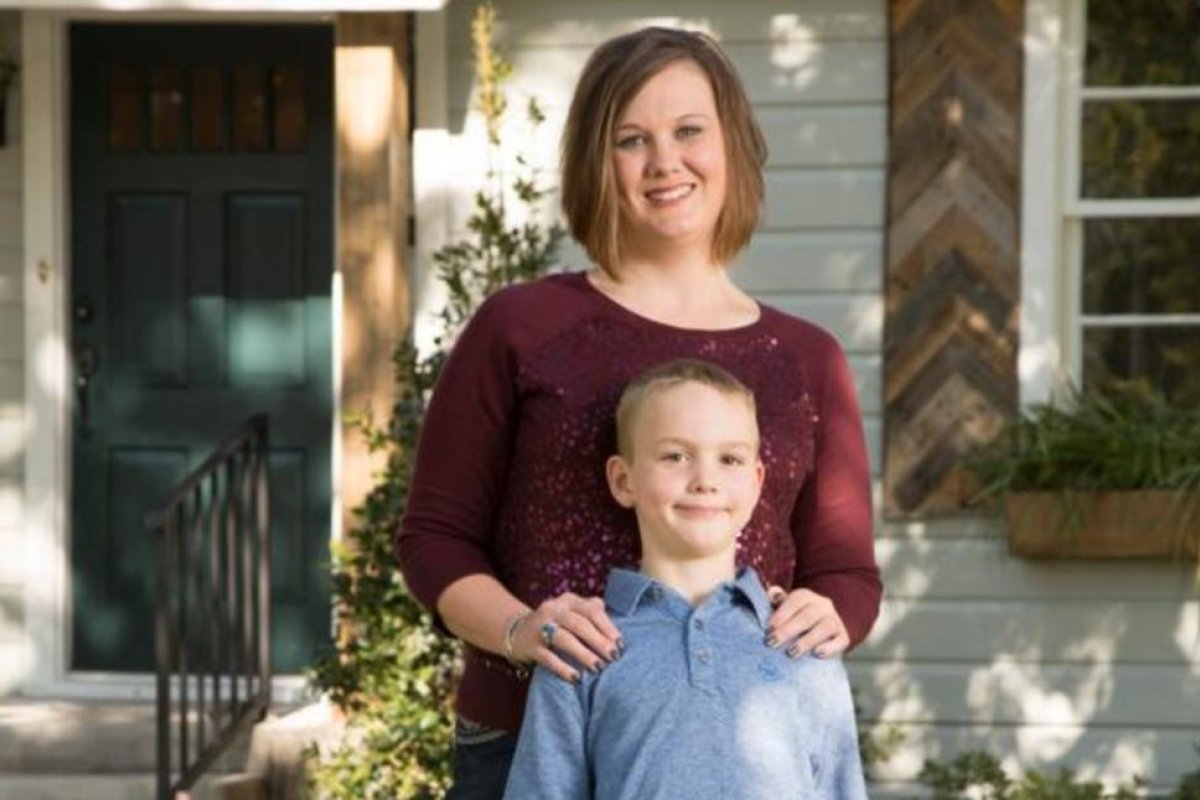 Se divorció y construyó "la casa de sus sueños" para su hijo: el increíble antes y después