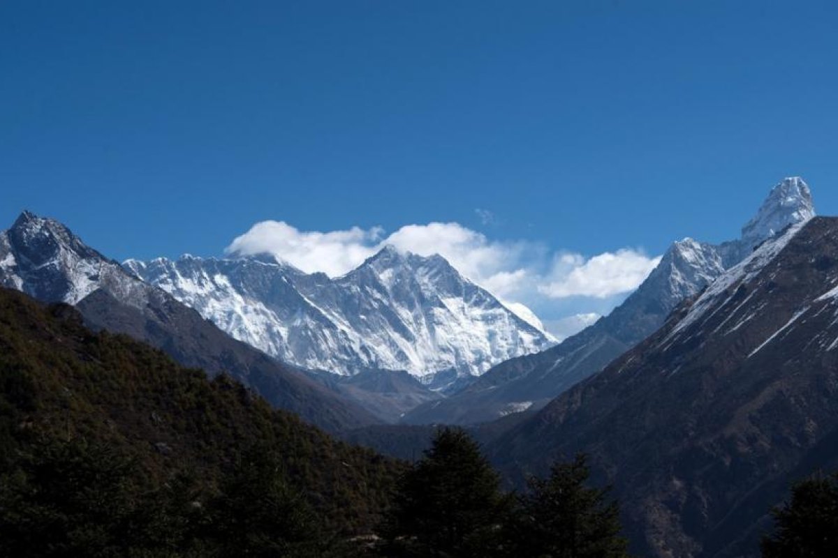 El coronavirus conquista la montaña más alta del mundo: registran el primer contagio en el campamento base del Everest