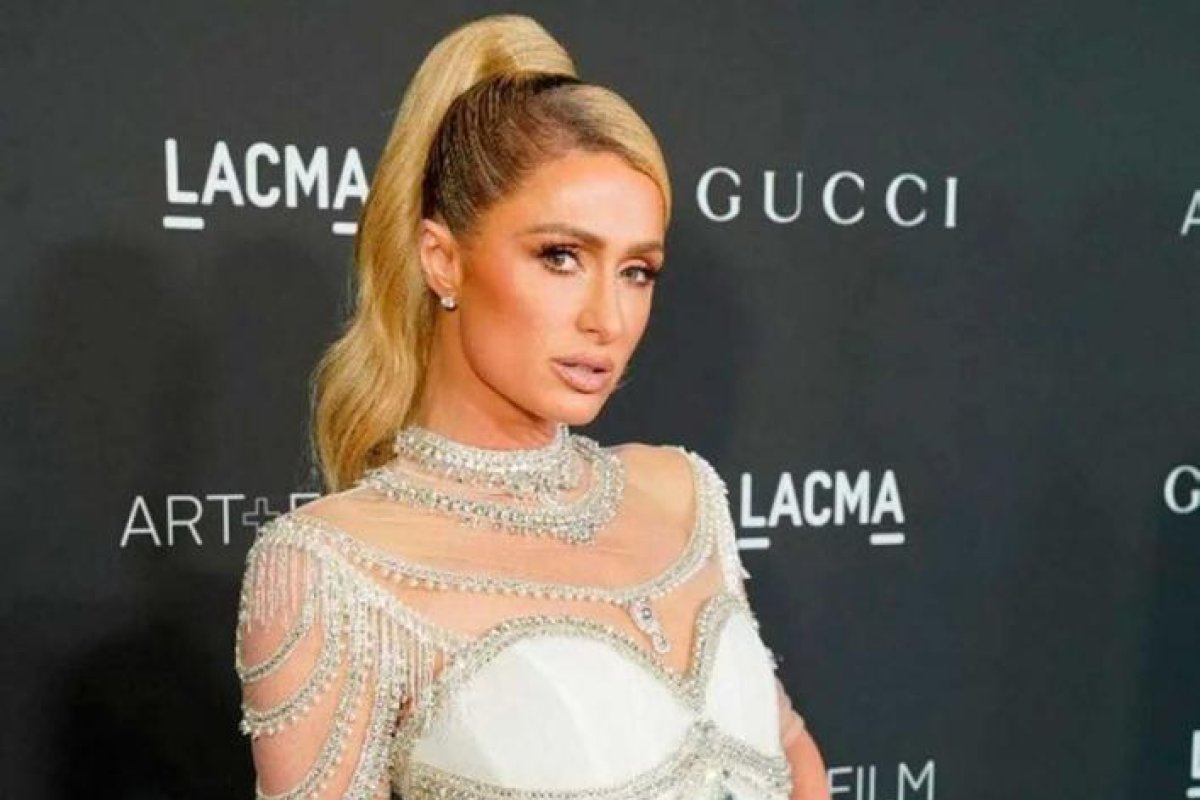 Paris Hilton lidera el elenco de la comedia navideña "Clashing Through the Snow"