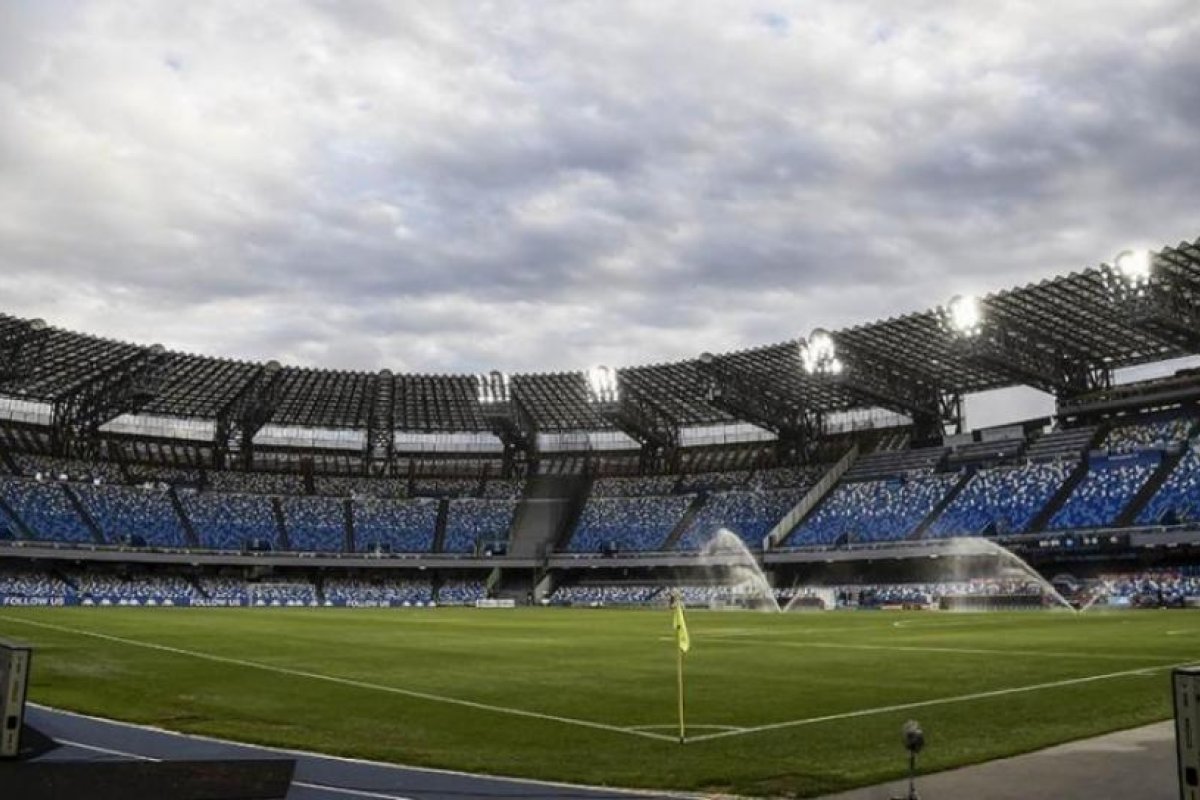 El estadio de Nápoles se llama formalmente "Diego Armando Maradona"