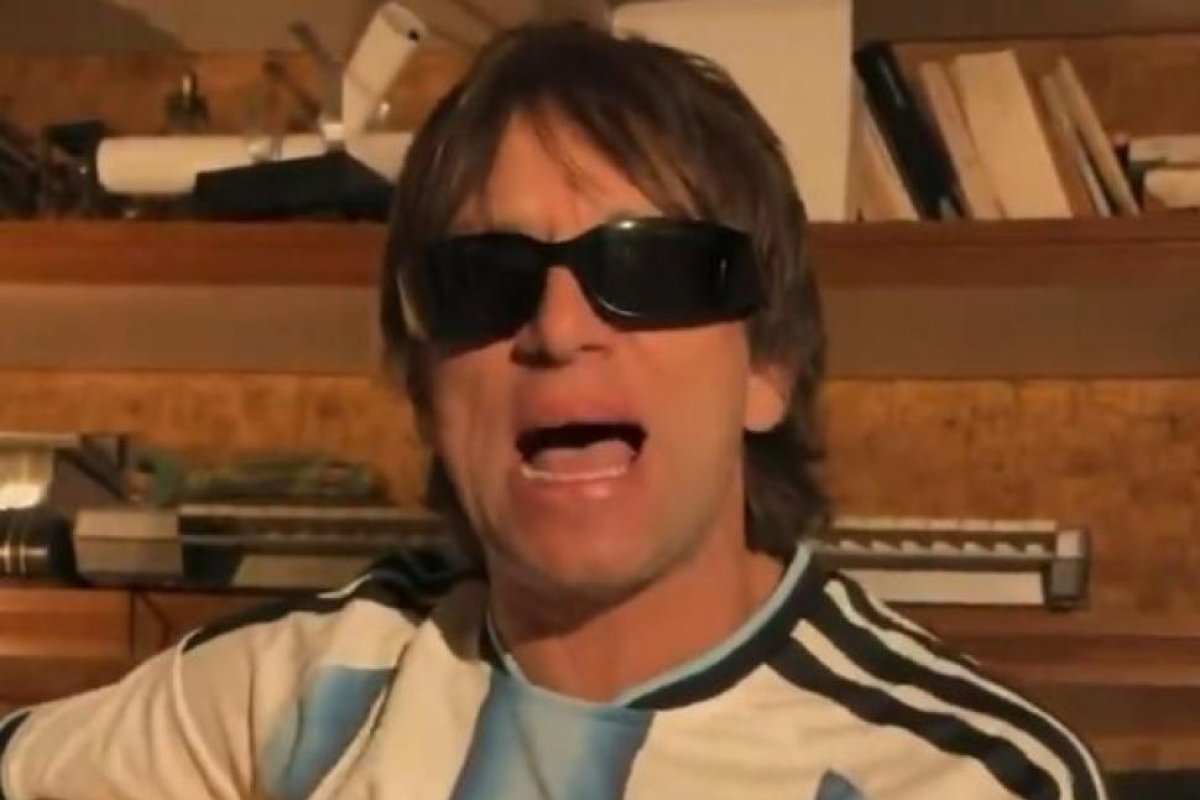 Joaquín Levinton presenta una versión de 'Wonderwall' en apoyo a Argentina
