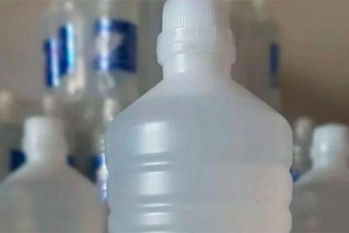 La Anmat prohibió dos marcas de alcohol etílico