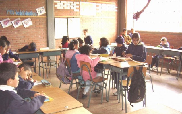 Barrio San Martín: Brindan clases de apoyo gratuitas para alumnos primarios en el Hogar de Niños Eva Perón