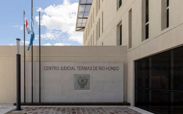El Charco: Denuncian a un director de escuela por agresiones a su expareja