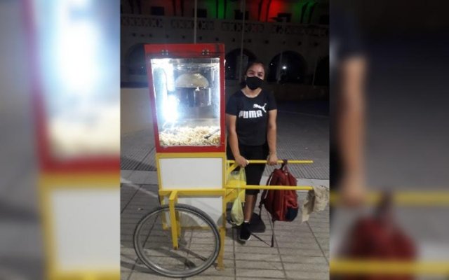 Mientras trabaja sigue enfocada en su sueño: "no voy a parar hasta ser Contadora"