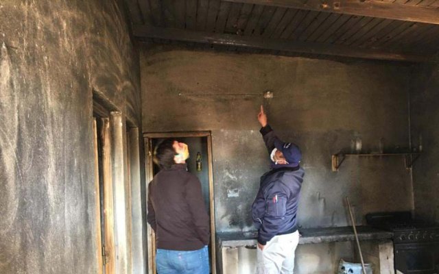 Las Tinajas: Visita del intendente Jorge Mukdise a una  familia damnificada por grave incendio