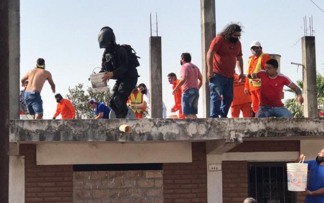 Barrio Soberanía Nacional: Incendio en una carpintería entre República de Siria y Tucumán