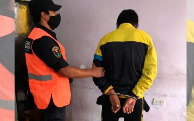 Las Tinajas: Mordió a un policía en el pecho para tratar de evitar su aprehensión